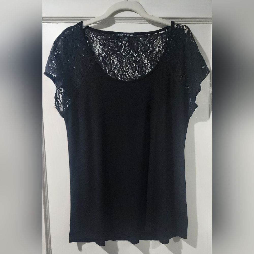 🌷Cable & Gauge Black Lace Yoke Short Sleeve Top🌷size: L